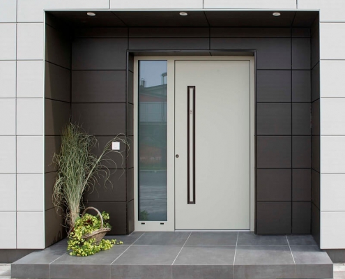 Bela ALU vhodna vrata