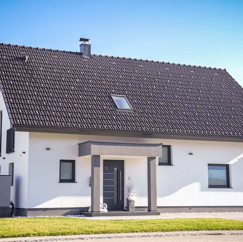 Montažna hiša z Inotherm vhodnimi vrati