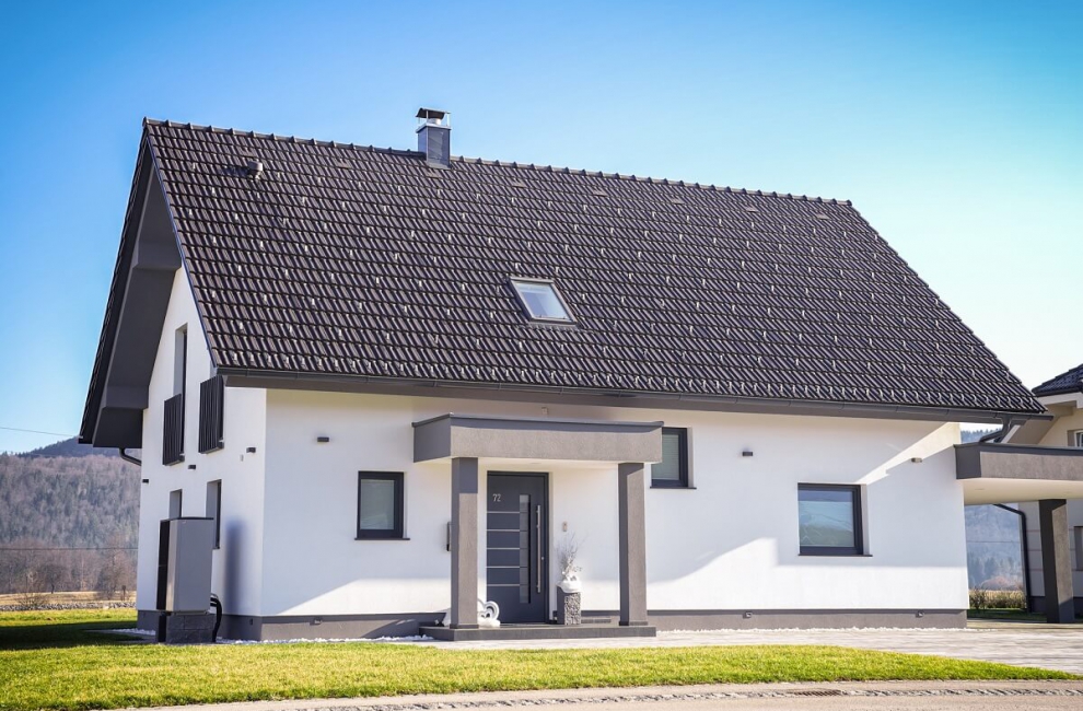 Montažna hiša z Inotherm vhodnimi vrati