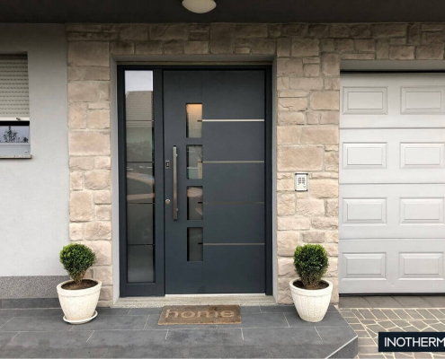 Alu vhodna vrata v antracit barvi