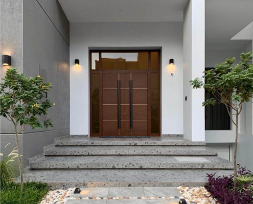 Vhodna vrata z obsvetlobo