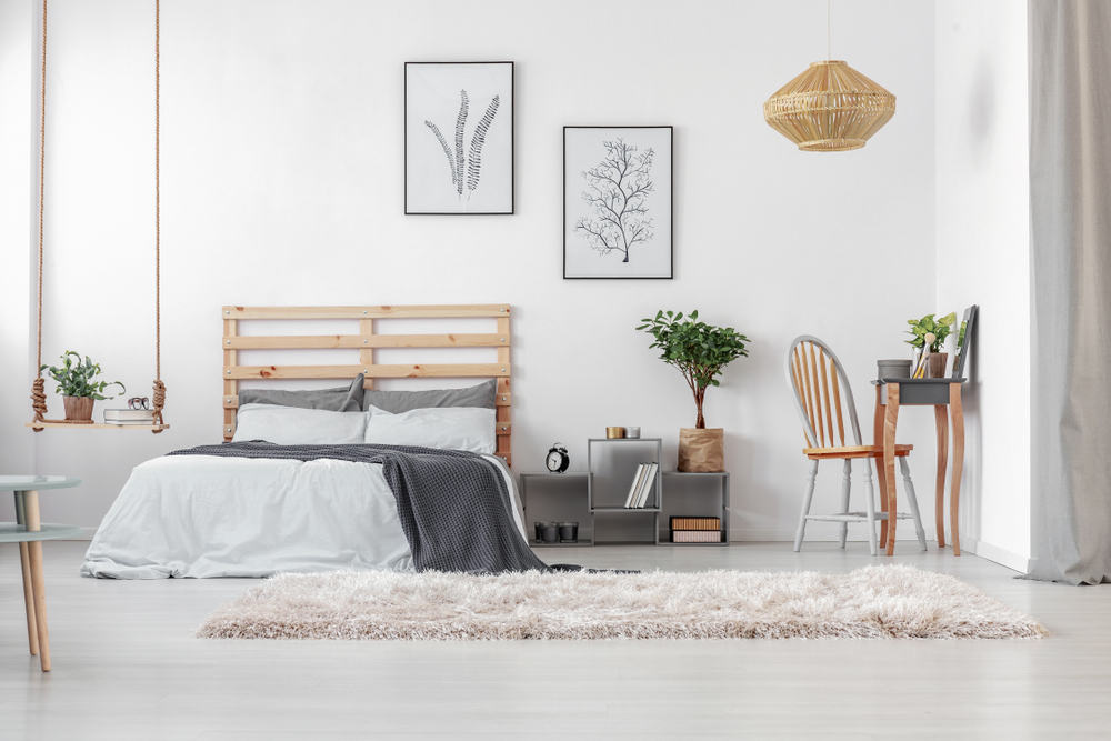 Warmer Minimalismus im Schlafzimmer