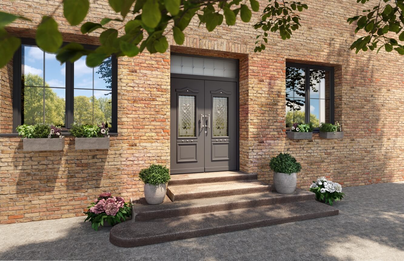 Tradicionalen stil hiše z opečnato fasado, minimalističnimi sivimi okni in rustikalnimi sivimi dvokrilnimi vhodnimi vrati