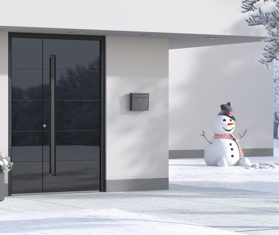 Črna alu vhodna vrata s stranskim delom brez zasteklitve.